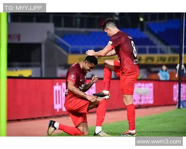 上港华夏激战正酣进球大战引发球迷热情高涨 上港华夏激战正酣进球大战引发球迷热情高涨