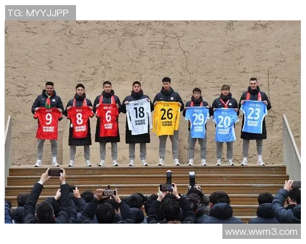 中国足球明星的奋斗历程与辉煌成就背后的感人故事 中国足球明星的奋斗历程与辉煌成就背后的感人故事