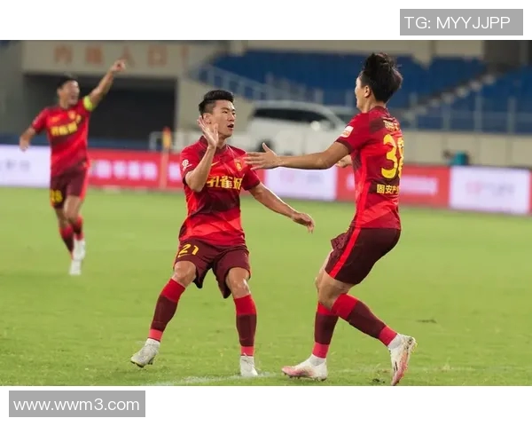 南京足球队以94分领跑杯赛积分榜展现强劲实力和夺冠希望